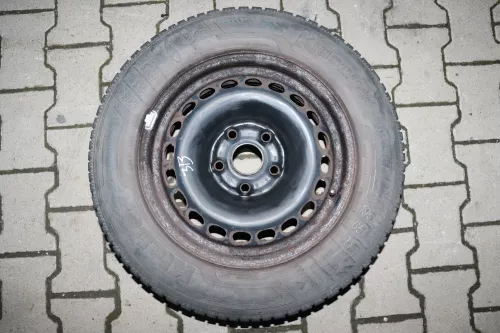 Audi A4 B5 A6 4B Passat 3BG Felgen Reifen Winterreifen M+S 195/65 R15 91T c4-6mm (142227)