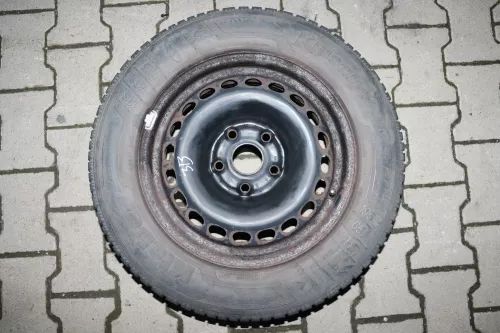 Audi A4 B5 A6 4B Passat 3BG Felgen Reifen Winterreifen M+S 195/65 R15 91T c4-6mm (142227)