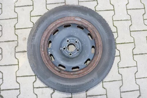 VW Golf Touran Felgen Winterreifen M&S Reifen 195/65 R15 91H 1K0601025C 6-7mm (142239)