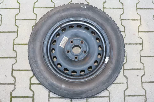 VW Golf Touran Felgen Winterreifen M&S Reifen 195/65 R15 91H 1K0601025C 6-7mm (142239)