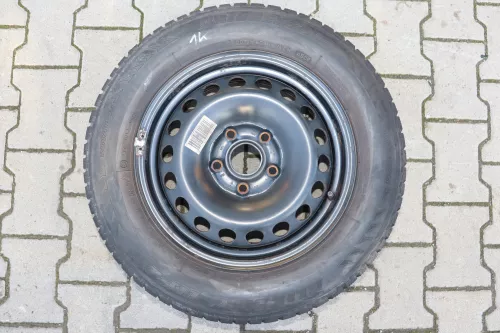 VW Golf Touran Felgen Winterreifen M&S Reifen 195/65 R15 91H 1K0601025C 6-7mm (142239)