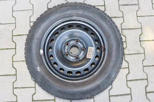 VW Golf Touran Felgen Winterreifen M&S Reifen 195/65 R15 91H 1K0601025C 6-7mm (142239)