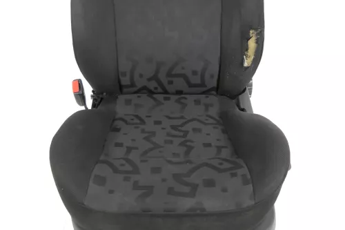 VW Golf 4 Bora Sitz vorne links Fahrersitz 2/3-Türer klappbar (142335)