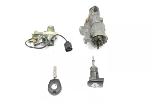 VW Golf 4 Limo Schloßsystem 1x Türschloß 1x Schlüssel Zündschloß Heckschloß II (142362)