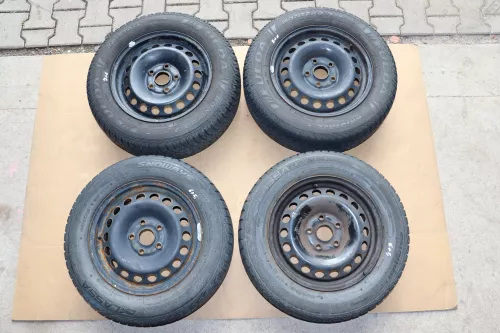 VW Golf 6 Plus 5M 195/65 R15 91T Winterreifen M+S Felgen Reifen M&S ca. 5-7mm