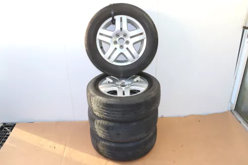 VW Golf 4 Bora Beetle Alufelgen Felgen 195/65 R15 Sommerreifen 1J0601025Q 2-4mm (142580)