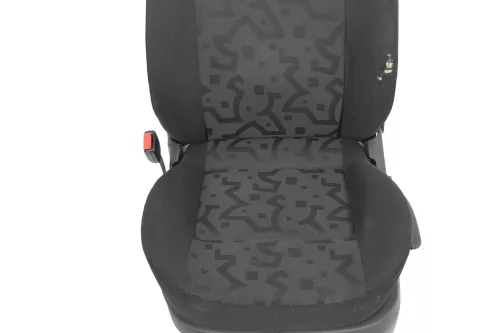 VW Golf 4 Bora Sitz vorne links Fahrersitz 2/3-Türer klappbar (143761)