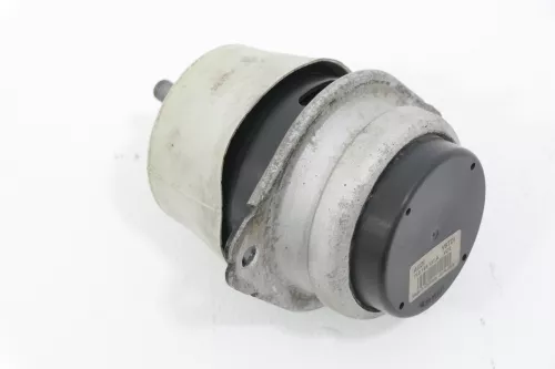 Audi Q7 Touareg Motorlager Motorhalter Lager Halter links 7L8199131A Stütze