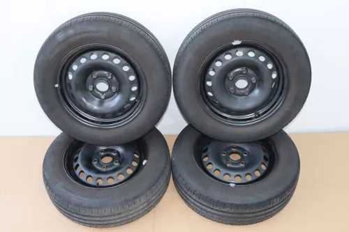 VW Golf Touran Sommerreifen Reifen Felgen 195/65 R15 91H Caddy 4-5mm (144443)