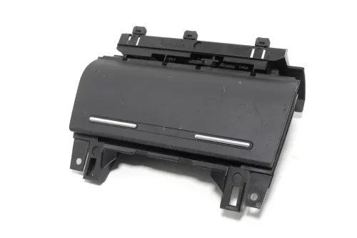 Audi A4 8E B7 B6 Aschenbecher 8E0857951F - 144729