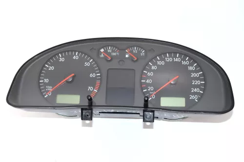 VW Passat 3B Tacho Tachometer Kombiinstrument 21X.000km 3B0920820 Benziner