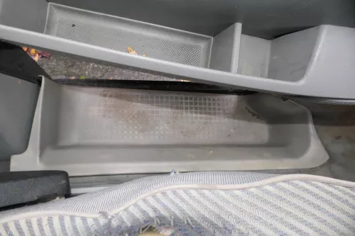 VW T4 Tür links vorne Trittschale Stufe Einstiegsleiste Trittstufe 705863735 7D1 (145826)