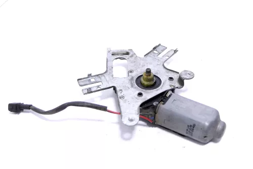 VW Polo Kombi Caddy 2 ektrischer Fensterheber nur der Motor vorne links (145910)