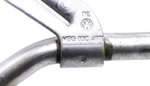 VW Passat Golf Öldruckleitung Leitung Öl Druckleitung Ölrohr 03C145735C CDGA Erd (146002)
