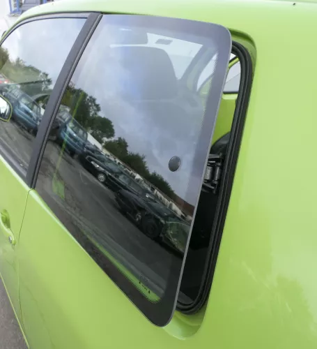 1x Lupo Arosa Ausstellfenster Fenster hinten Scheibe Seitenscheibe links