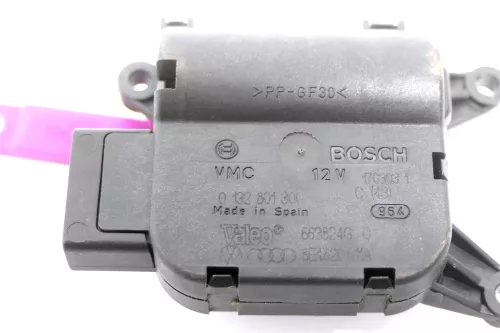 Audi A4 8E Stellmotor für Heizung Temperatur 8E1820511A 8E1820511H (146224)