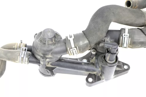 Audi A4 8E B6 Thermostat Gehäuse Schlauch 2,0 ALT 03C121026AF CDGA (146353)