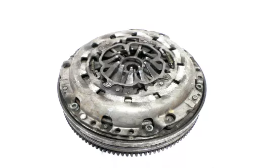 VW Passat 3B A4 B5 Schwungrad Zweimassenschwungrad AVF 1,9 TDI 96kw 136PS (146438)