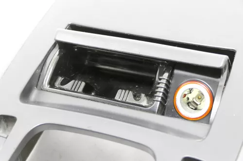 VW Sharan 7M Alhambra Mitteltunnel Aschenbecher Verkleidung Anzünder (146781)