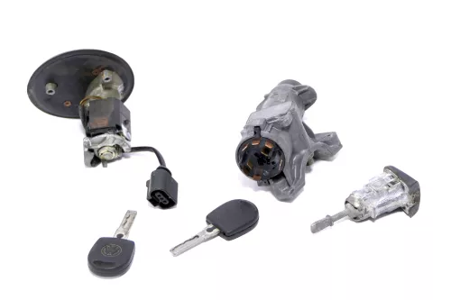 VW Golf 4 Kombi Schloßsystem 1x Türschloß 2x Schlüssel Schloß Zündschloß Hecksch (146856)