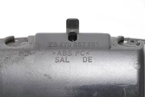 Skoda Fabia 6Y Aschenbecher vorne 6Y0857951 schwarz + Rahmen um Schaltknauf (146990)