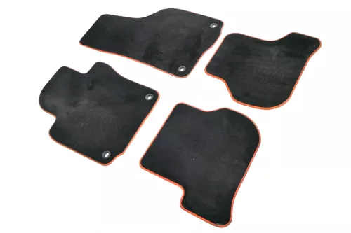 4x Original VW Golf 5 und Plus 5M Fußmatten Fußmatte vorne links rechts hinten (147263)