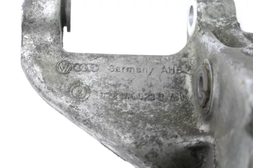 VW Passat 3B Golf 4 Halter Konsole für Klimakompressor Träger 028145523B (147383)