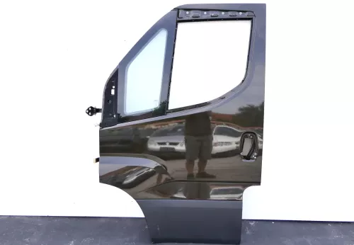 Iveco Daily 6 VI 7 VII Tür vorne links Fahrertür braun (UPS braun) ab 2015 Daily (147560)