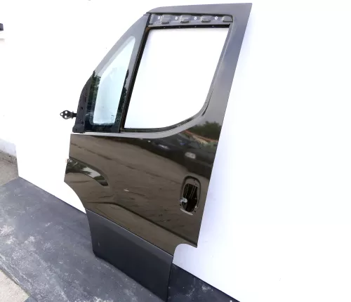 Iveco Daily 6 VI 7 VII Tür vorne links Fahrertür braun (UPS braun) ab 2015 Daily (147560)