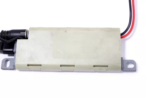 Audi A4 B5 Limousin Antenne 8D5035225D original Verstärker Antennenverstärker (147754)