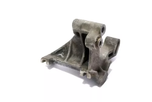 VW Golf Halter Konsole Lichtmaschine Servopumpe Träger 028145531C