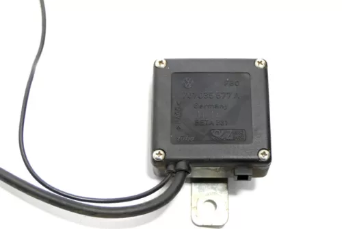 VW T4 Steuergerät Antenne Antennenweiche Weiche 701035577A Antennenverstärker (147983)