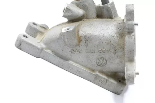 VW Golf A1 Anschlußstutzen Saugstutzen 2,0 TDI 04L128637A  ## (148181)