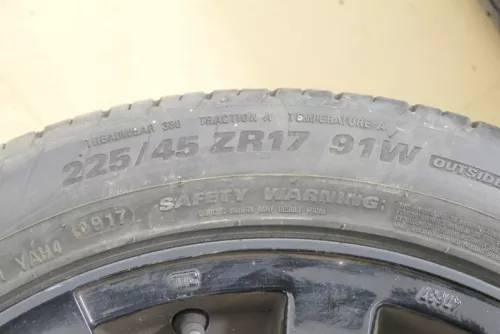 Audi A3 Q3 Alufelgen 225/45 ZR17 91W 7j x17 Zoll ET46 Reifen KBA 47637 RP4 (148214)