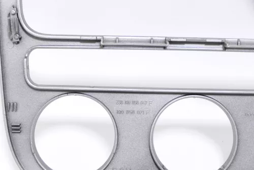VW Eos 1F Mittelkonsole Verkleidung um Radio Klappe Abdeckung Dekor silber chrom (148248)