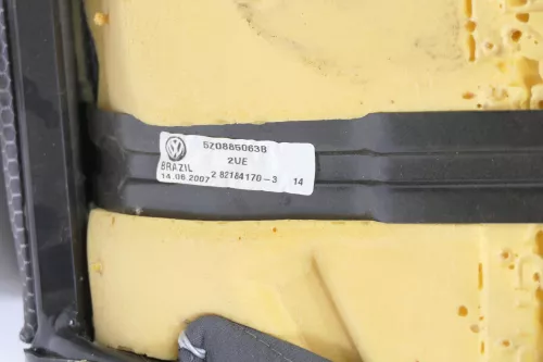VW Fox Rückbank für Kopfstützen Kopfstütze Rücksitzbank getrennt teilbar geteilt (148445)