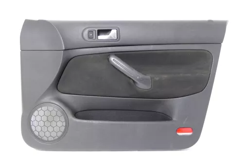 1x Golf 4 Bora Türverkleidung Verkleidung Tür vorne rechts 4/5-Türer Griff schwa