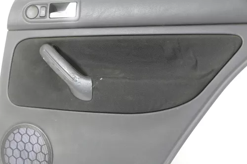 1x VW Golf 4 1J Limousine Türverkleidung Verkleidung Tür hinten rechts Griff (148779)