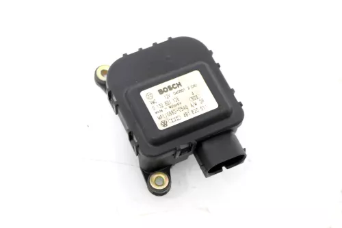 Audi A6 4B Stellmotor für Temperaturregelklappe Klimaanlage 4B1820511 - links