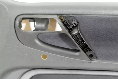 1x Polo 6N Türverkleidung Verkleidung Tür vorne rechts 2/3-Türer schwarz Griff (149029)