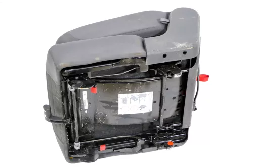 VW Touran Sitz hinten links (hintern Fahrersitz) Rücksitz - für Isofix (149077)