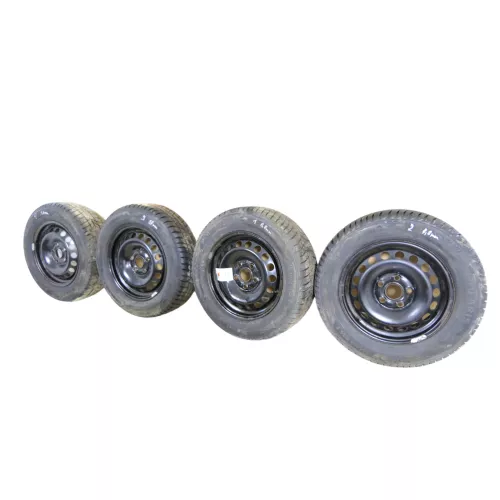 4x VW Golf 6 Plus 5M 195/65 R15 91T Winterreifen M+S Felgen Reifen M&S ca.8mm