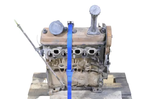 VW T4  Motor 1X  60PS 199.000km(OHNE Einspritzpumpe OHNE Turbo etc (149160)