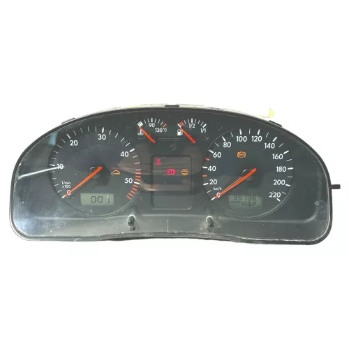 VW Passat 3B Tacho Tachometer Kombiinstrument 351.000km 3B1919860C 1,9 TDI