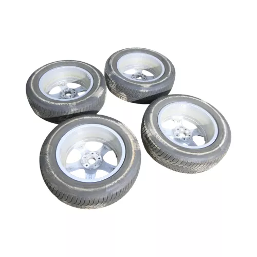 4x Audi Q3 Alufelgen 215/65R17 99H Winterreifen Reifen 3,5-4,5mm 83A071497-8Z8 (149620)