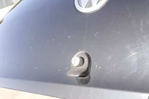 VW Fox 5Z Heckklappe Kofferraumklappe Klappe hinten mit Scheibe schwarz L041 uni (150098)