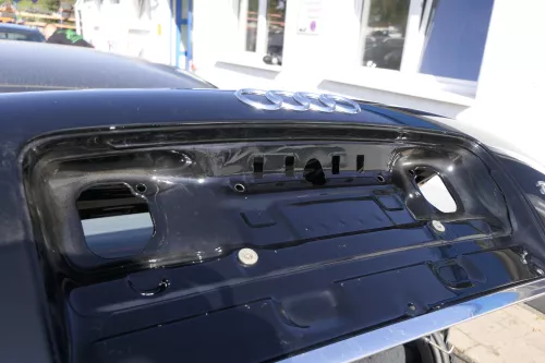 Audi A6 4B Limousine Kofferraumklappe hinten Heckklappe Deckel LY9B schwarz (150167)