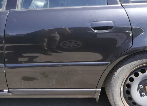 Audi A4 B5 Tür nur Türblatt hinten links schwarz LY9B brilliantschwarz Facelift