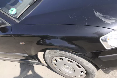 VW Passat 3B Kotflügel vorne rechts schwarz LC9Z metallic blackmagic