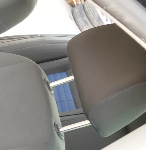 VW Golf 5 V Kopfstützen Kopfstütze vorne rechts oder links TOUR blaue Nähte (150379)